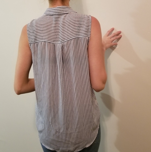 Forever 21 sleeveless striped button up blouse - Picture 2 of 3